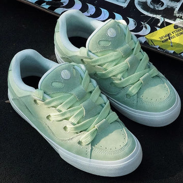 China-Chic Skateboard Shoes – Fashion Streetwear Sneakers for Men & Women0