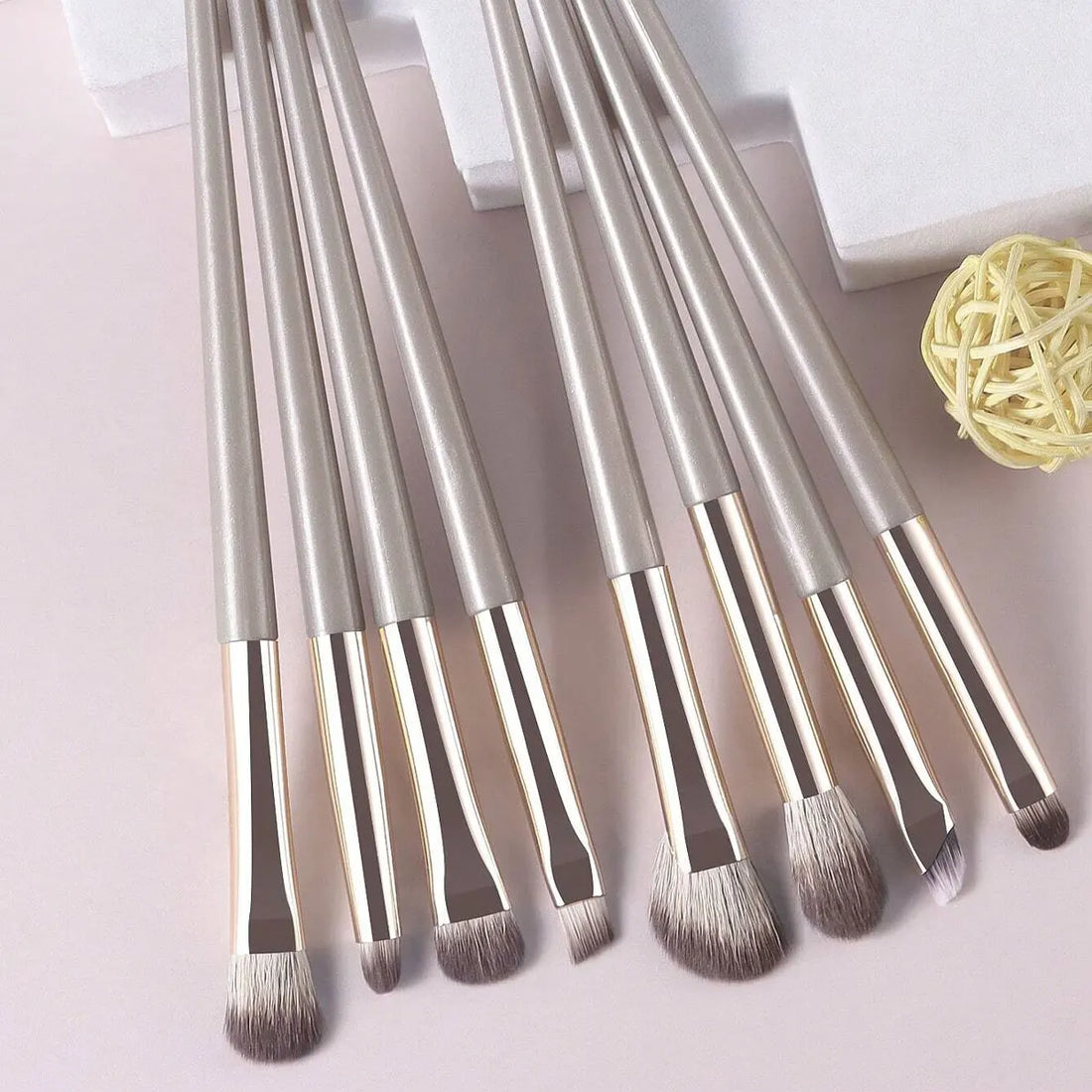 Champagne Silver Eye Makeup Brush Set – 8PCS Portable Beauty Tools for Precise Eye Looks