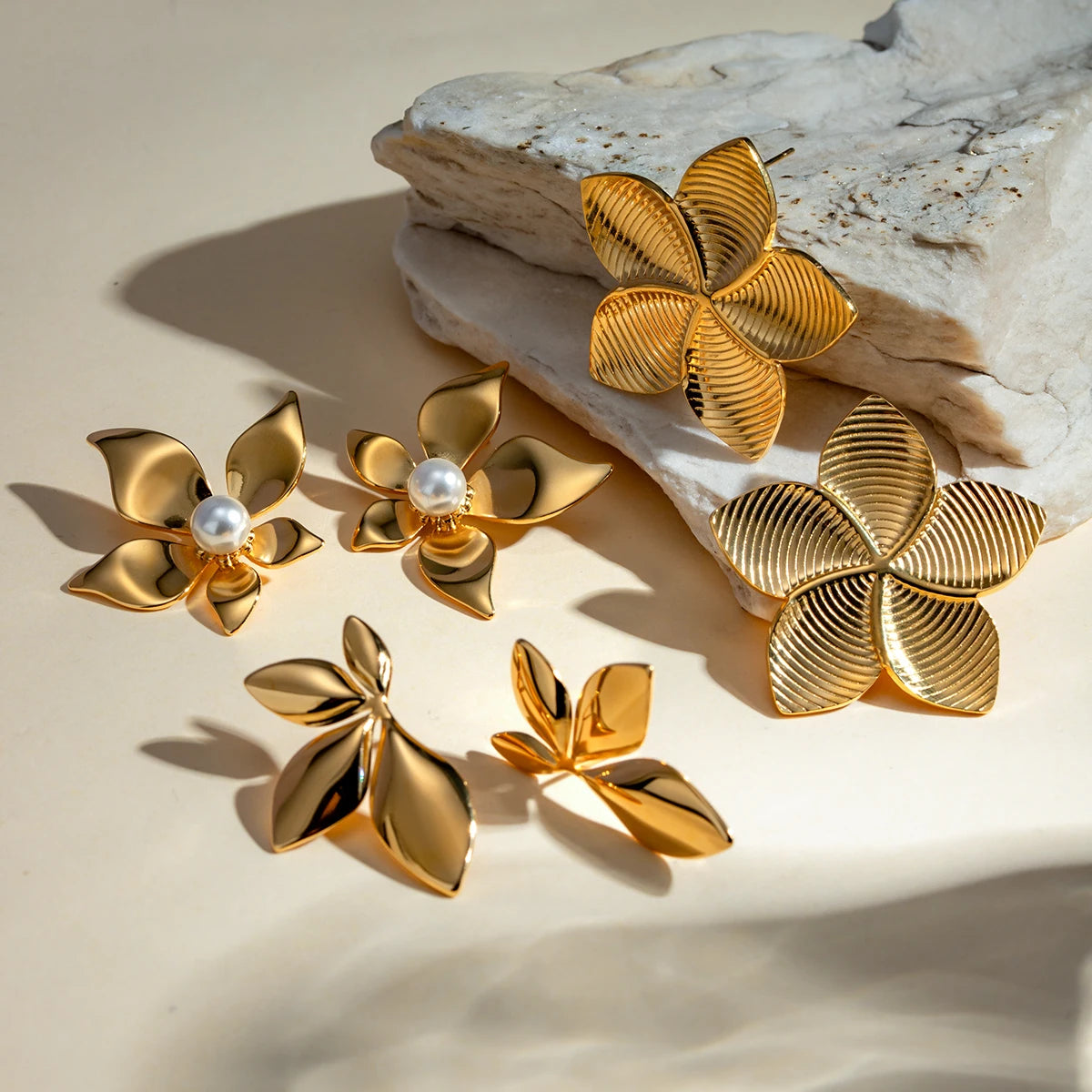 Light Luxury 18K Plated Golden Flower Leaf Earrings & Ring Set – Vintage Fashion Jewelry for Women