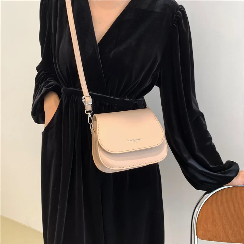 Women's Crossbody Bag – New Solid Color Retro Casual Flipped Fashion Bag
