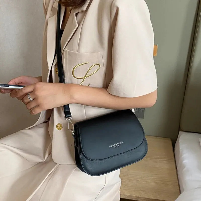 Women's Crossbody Bag – New Solid Color Retro Casual Flipped Fashion Bag